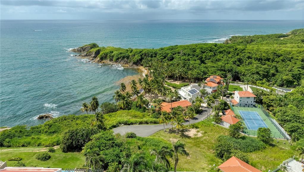 For Sale: $995,000 (0.28 acres)