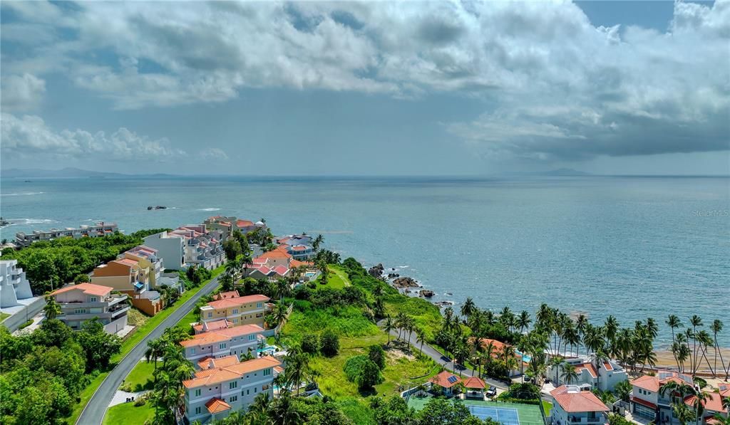 For Sale: $995,000 (0.28 acres)