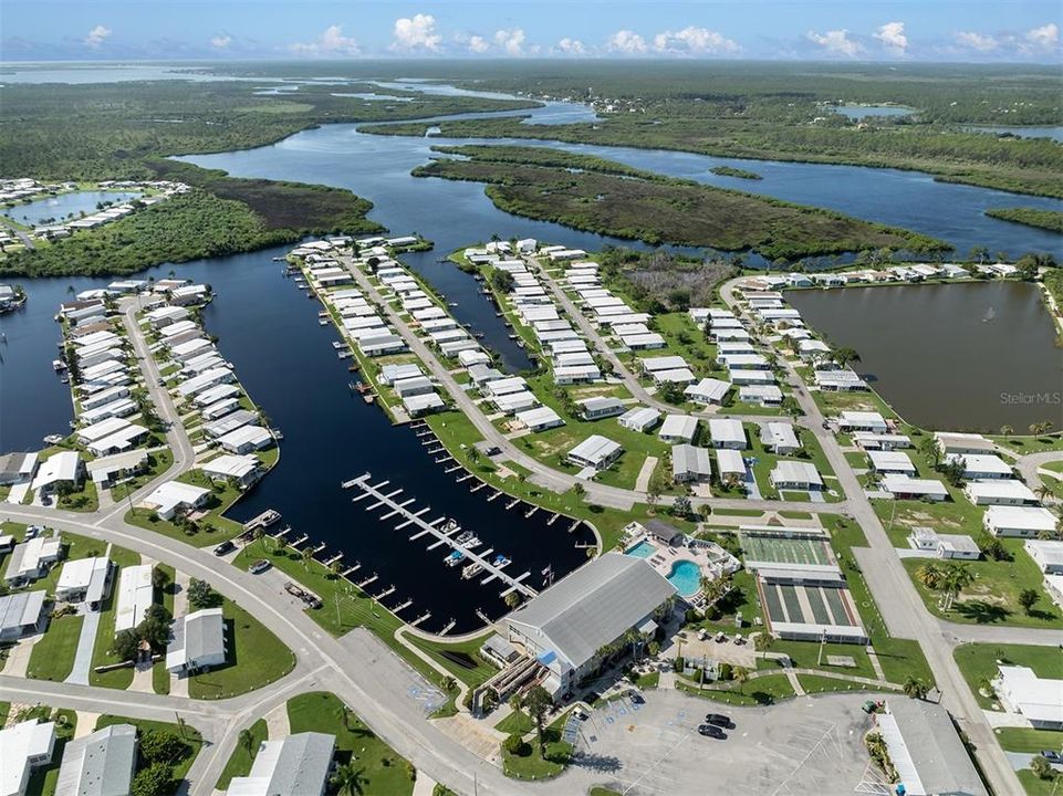 合同活跃: $239,900 (2 贝兹, 2 浴室, 1656 平方英尺)