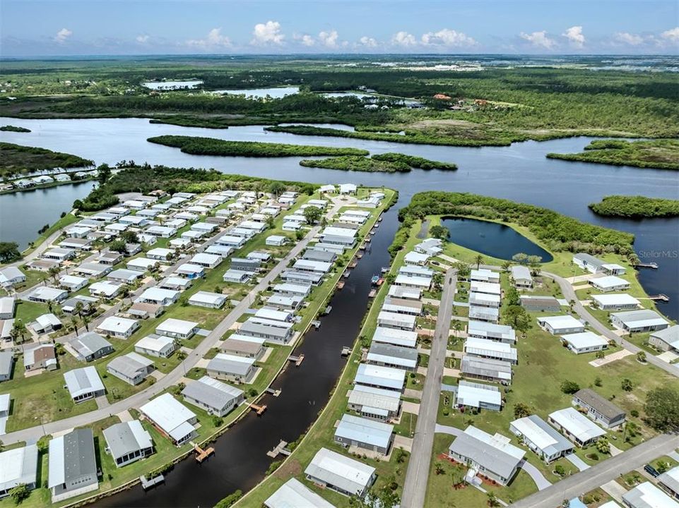 合同活跃: $239,900 (2 贝兹, 2 浴室, 1656 平方英尺)