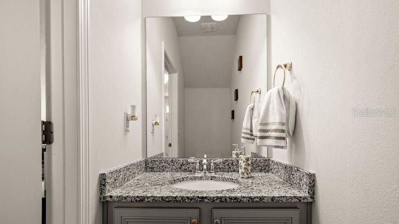 На продажу: $275,000 (3 спален, 2 ванн, 1496 Квадратных фут)