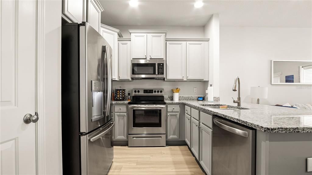 На продажу: $275,000 (3 спален, 2 ванн, 1496 Квадратных фут)