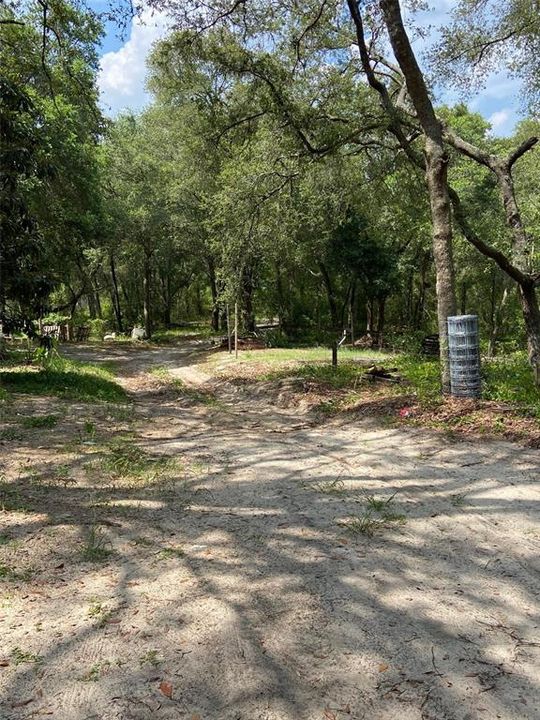 For Sale: $199,000 (3 beds, 1 baths, 888 Square Feet)