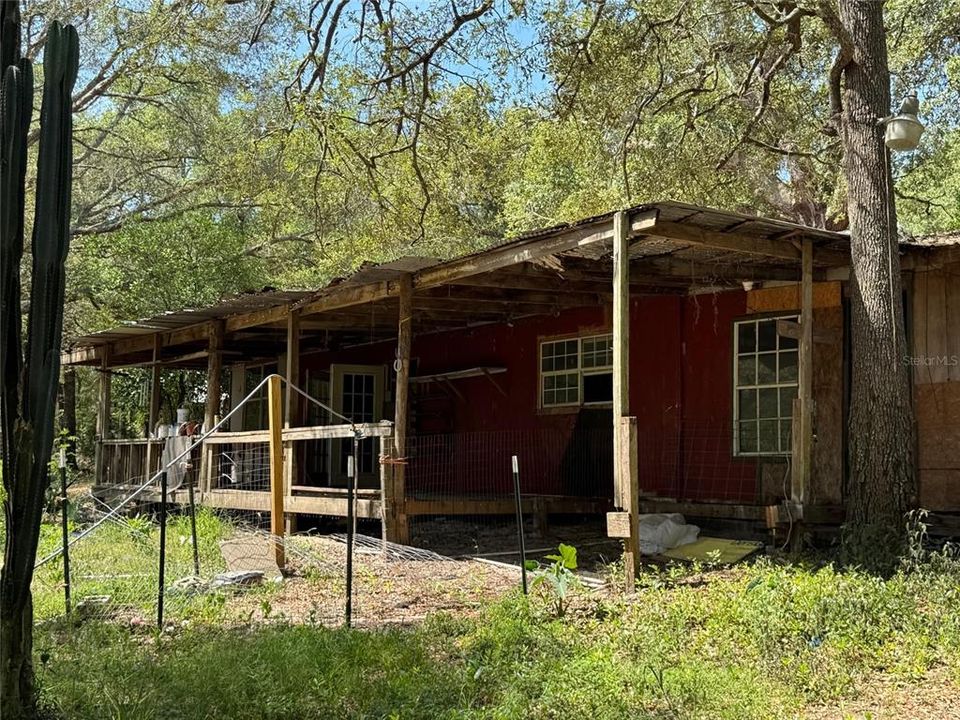 For Sale: $199,000 (3 beds, 1 baths, 888 Square Feet)