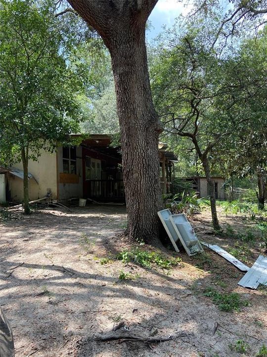 For Sale: $199,000 (3 beds, 1 baths, 888 Square Feet)