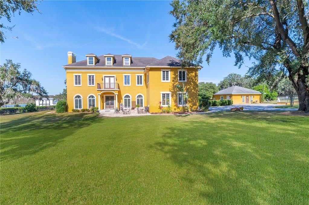 Vendido Recientemente: $2,250,000 (7 camas, 5 baños, 5368 Pies cuadrados)