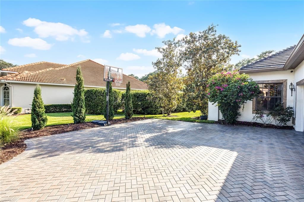 Active With Contract: $979,000 (4 beds, 3 baths, 3120 Square Feet)