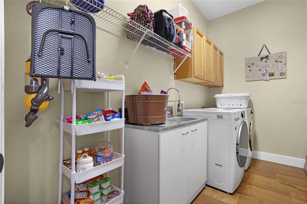 Active With Contract: $979,000 (4 beds, 3 baths, 3120 Square Feet)