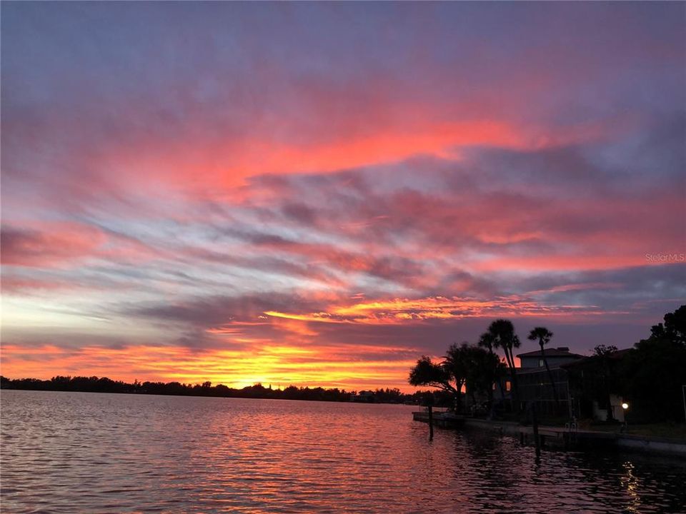 待售: $2,800,000 (4 贝兹, 3 浴室, 2748 平方英尺)