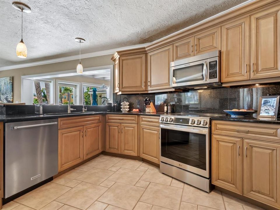 待售: $2,800,000 (4 贝兹, 3 浴室, 2748 平方英尺)