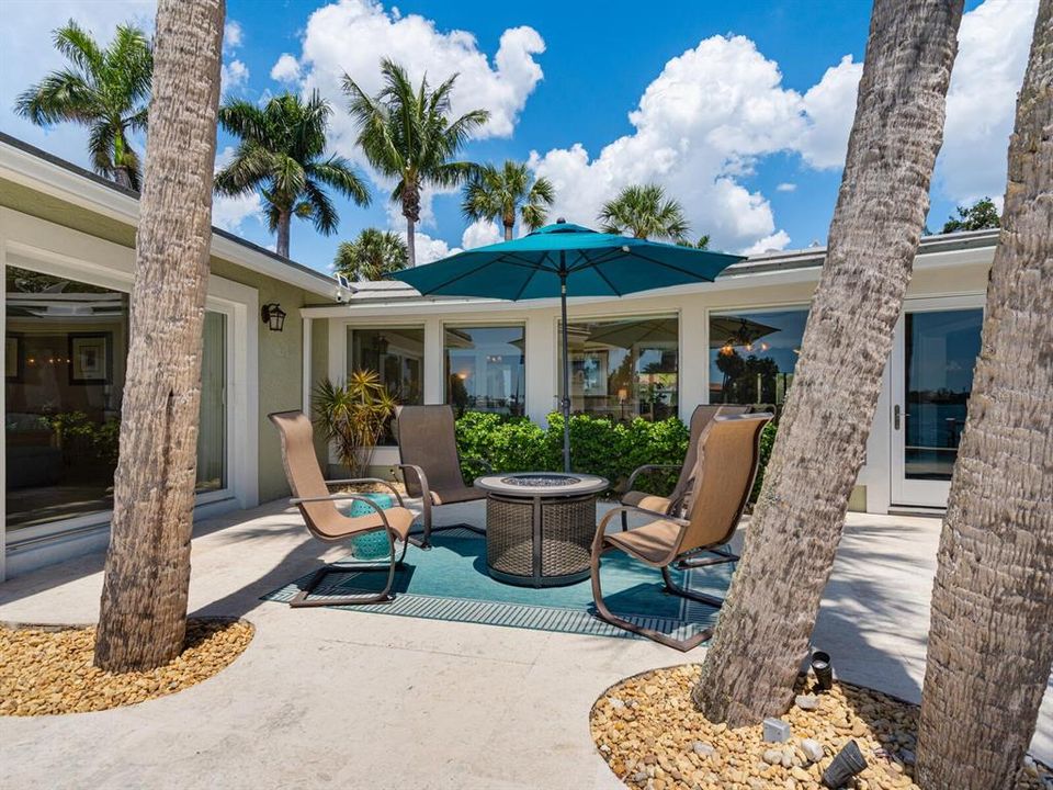 待售: $2,800,000 (4 贝兹, 3 浴室, 2748 平方英尺)