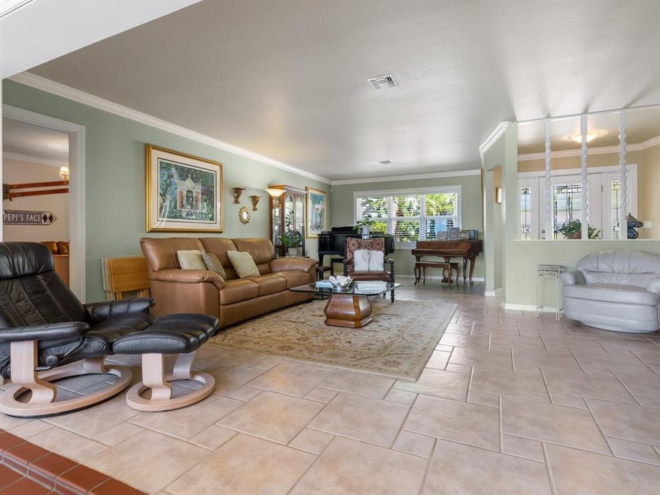 待售: $2,800,000 (4 贝兹, 3 浴室, 2748 平方英尺)