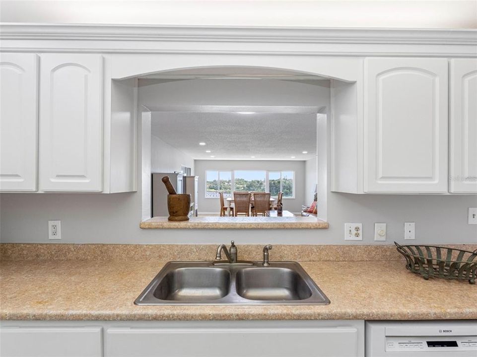 На продажу: $398,000 (2 спален, 2 ванн, 1580 Квадратных фут)