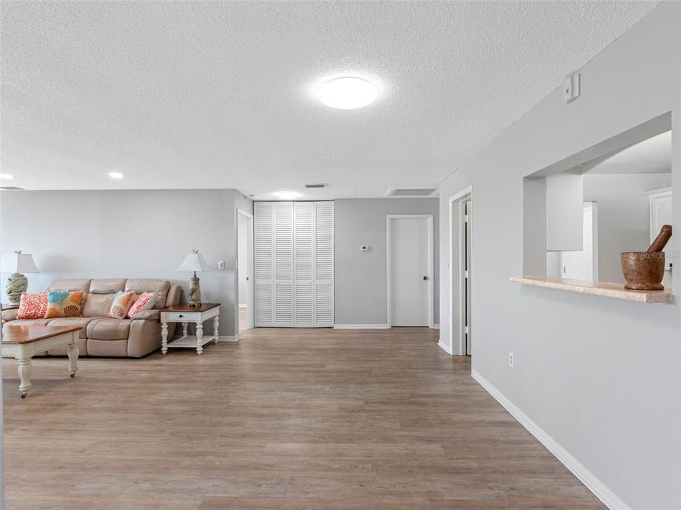 На продажу: $398,000 (2 спален, 2 ванн, 1580 Квадратных фут)