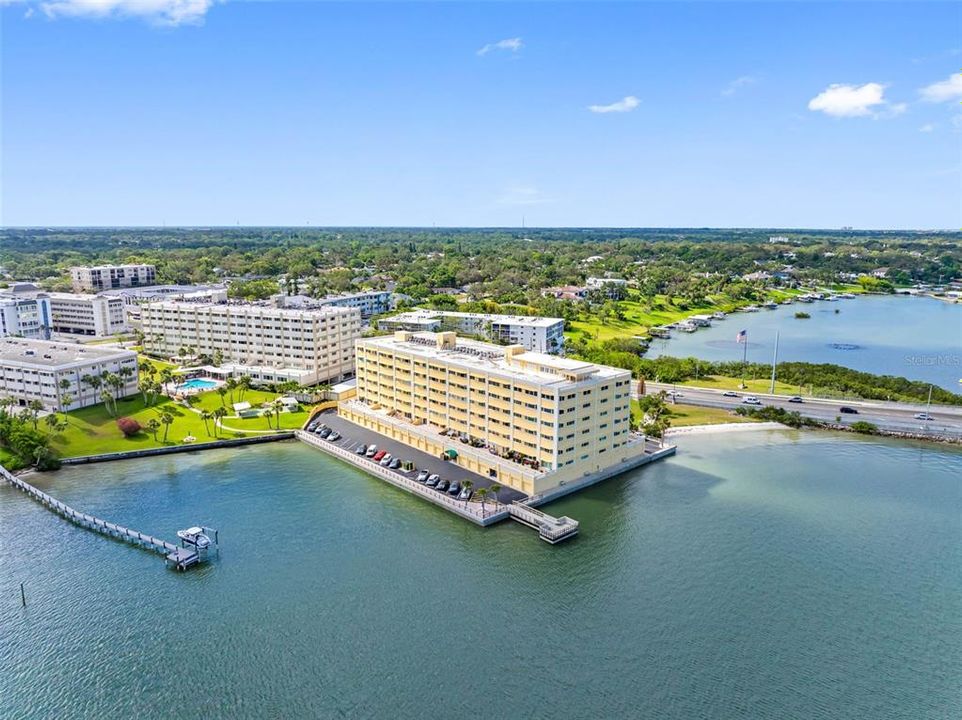 На продажу: $398,000 (2 спален, 2 ванн, 1580 Квадратных фут)