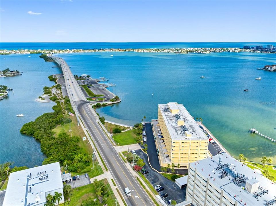 На продажу: $398,000 (2 спален, 2 ванн, 1580 Квадратных фут)