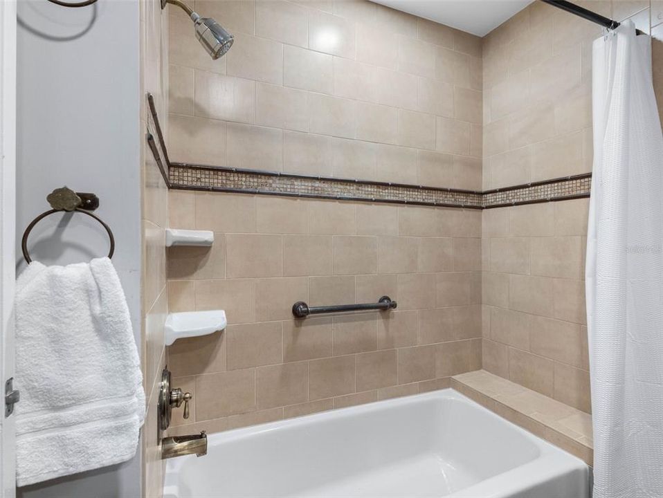 На продажу: $398,000 (2 спален, 2 ванн, 1580 Квадратных фут)