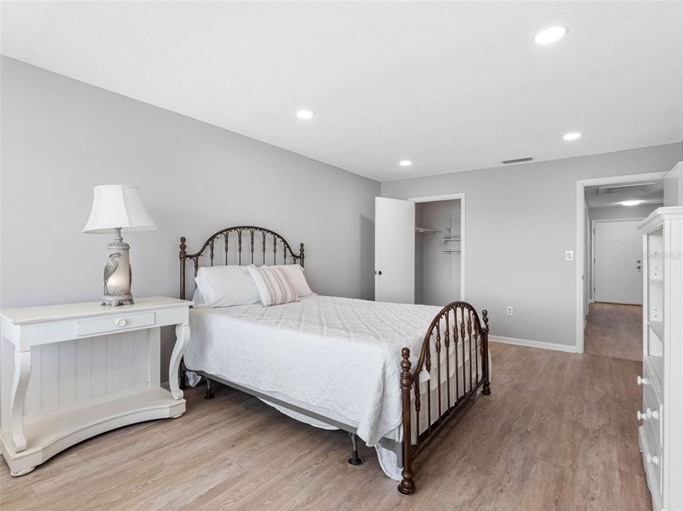 На продажу: $398,000 (2 спален, 2 ванн, 1580 Квадратных фут)