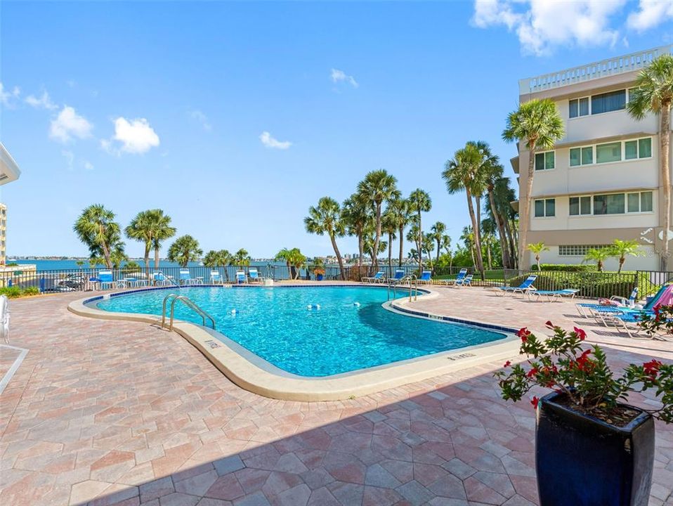 На продажу: $398,000 (2 спален, 2 ванн, 1580 Квадратных фут)