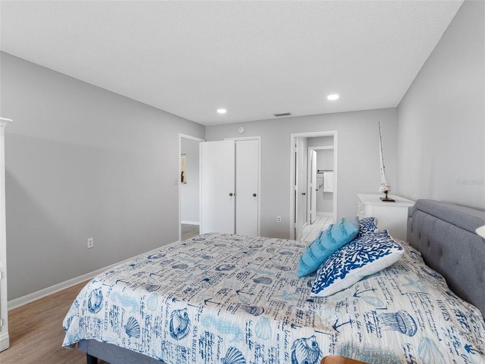 На продажу: $398,000 (2 спален, 2 ванн, 1580 Квадратных фут)