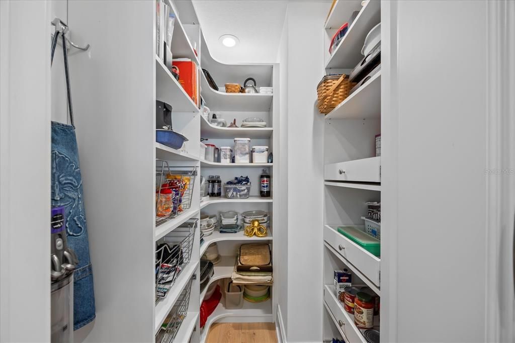 For Sale: $7,800,000 (4 beds, 4 baths, 4987 Square Feet)