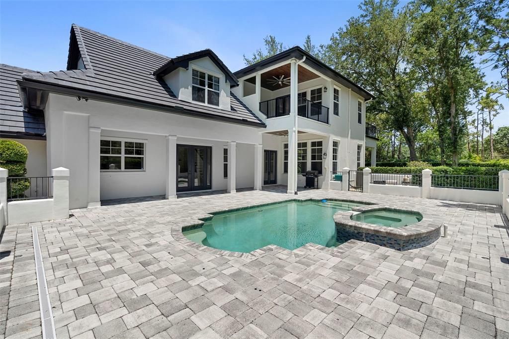 合同活跃: $1,890,000 (3 贝兹, 3 浴室, 3104 平方英尺)