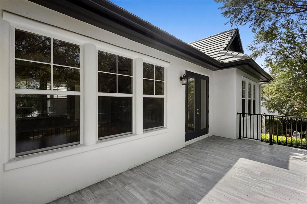 合同活跃: $1,890,000 (3 贝兹, 3 浴室, 3104 平方英尺)