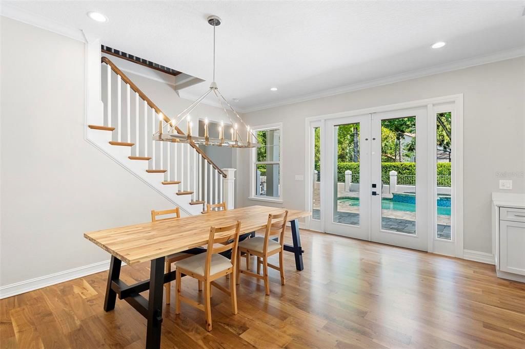 合同活跃: $1,890,000 (3 贝兹, 3 浴室, 3104 平方英尺)