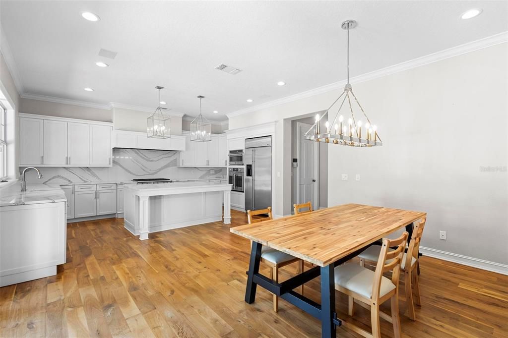 合同活跃: $1,890,000 (3 贝兹, 3 浴室, 3104 平方英尺)