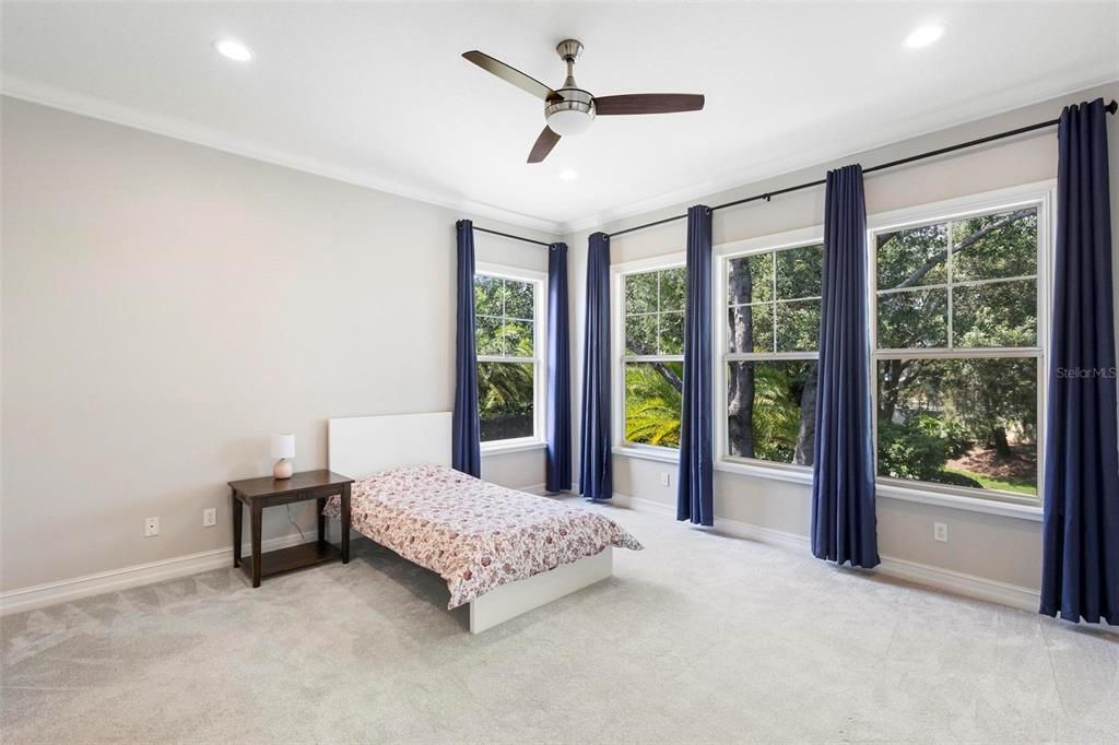 合同活跃: $1,890,000 (3 贝兹, 3 浴室, 3104 平方英尺)