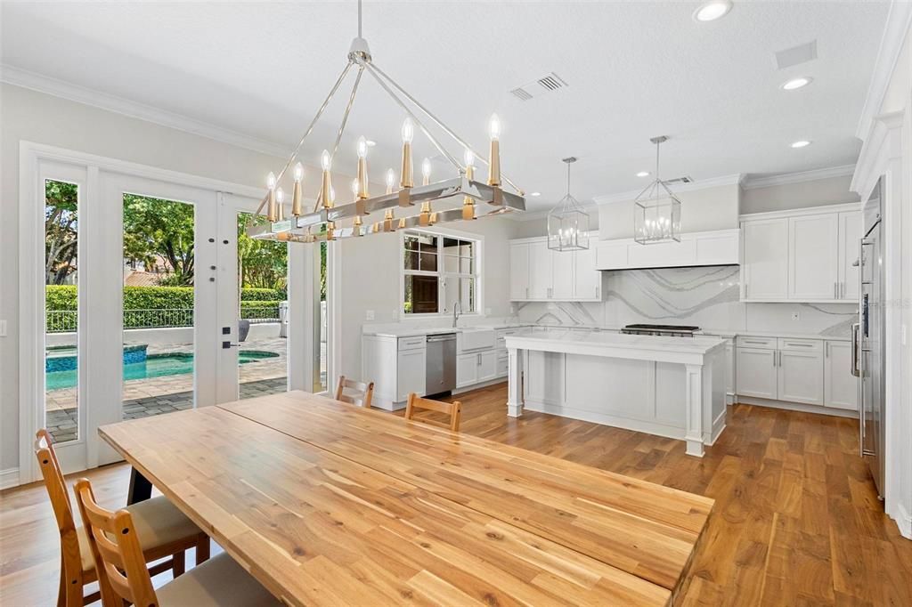 合同活跃: $1,890,000 (3 贝兹, 3 浴室, 3104 平方英尺)