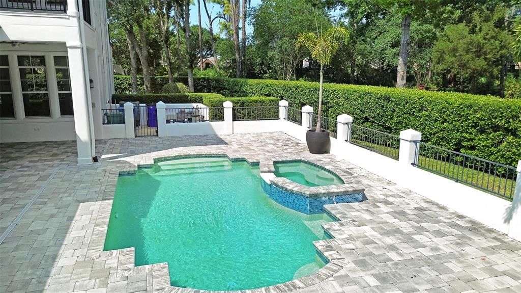 合同活跃: $1,890,000 (3 贝兹, 3 浴室, 3104 平方英尺)