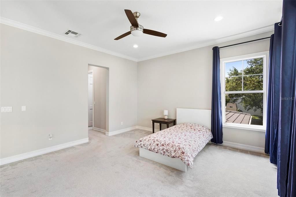 合同活跃: $1,890,000 (3 贝兹, 3 浴室, 3104 平方英尺)