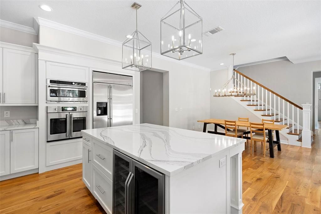 合同活跃: $1,890,000 (3 贝兹, 3 浴室, 3104 平方英尺)