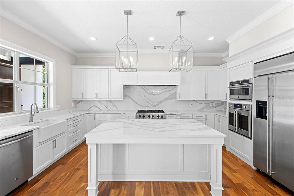 合同活跃: $1,890,000 (3 贝兹, 3 浴室, 3104 平方英尺)