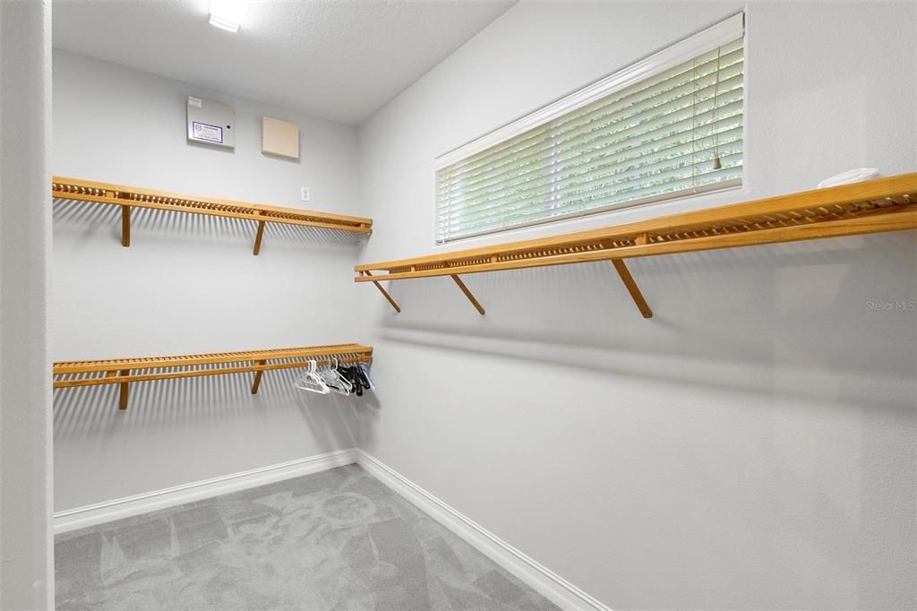 合同活跃: $1,890,000 (3 贝兹, 3 浴室, 3104 平方英尺)