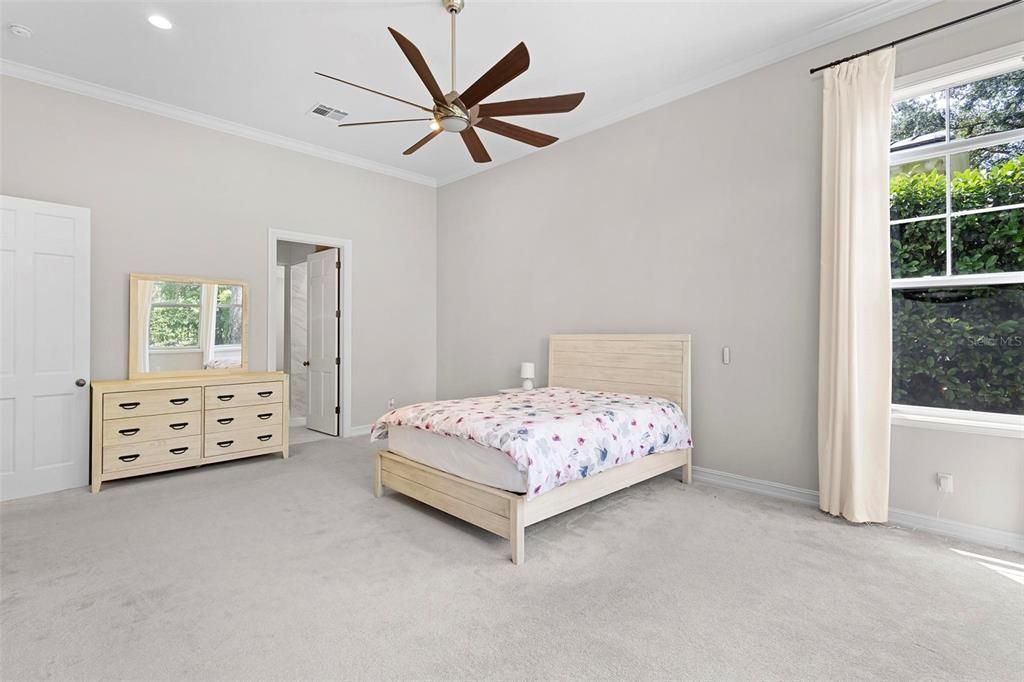 合同活跃: $1,890,000 (3 贝兹, 3 浴室, 3104 平方英尺)