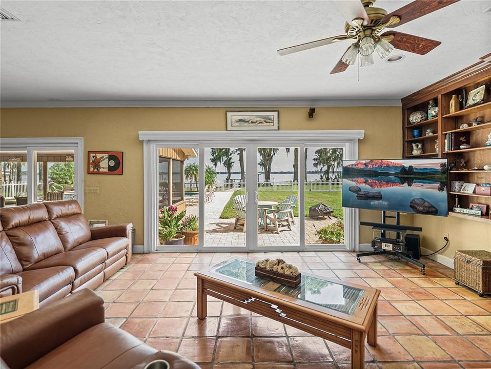 En Venta: $1,199,000 (3 camas, 3 baños, 2713 Pies cuadrados)