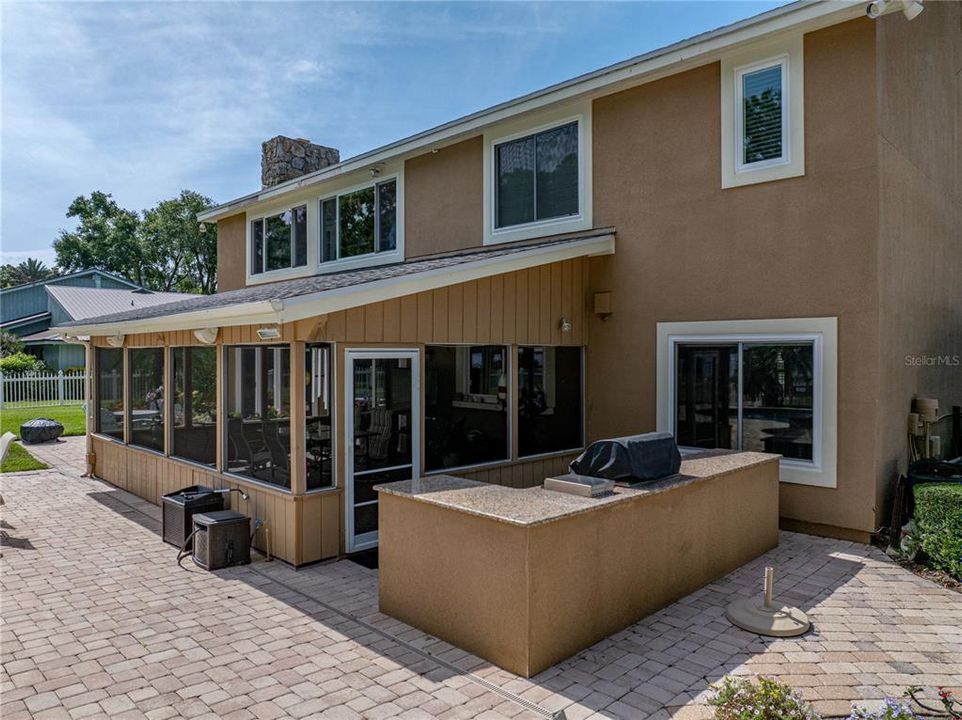 En Venta: $1,199,000 (3 camas, 3 baños, 2713 Pies cuadrados)