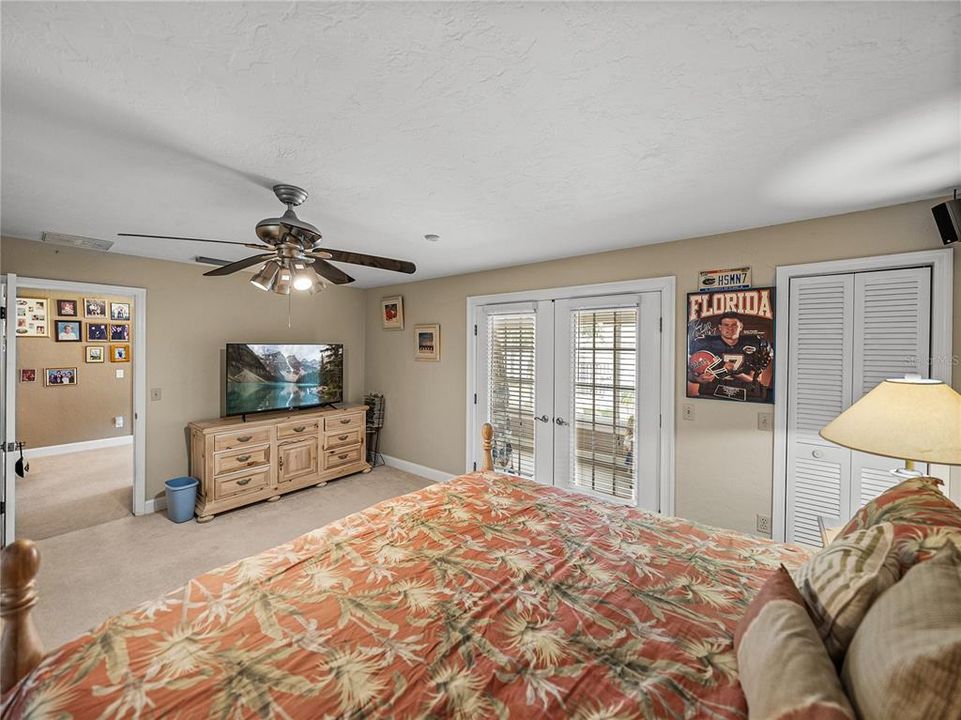 En Venta: $1,199,000 (3 camas, 3 baños, 2713 Pies cuadrados)