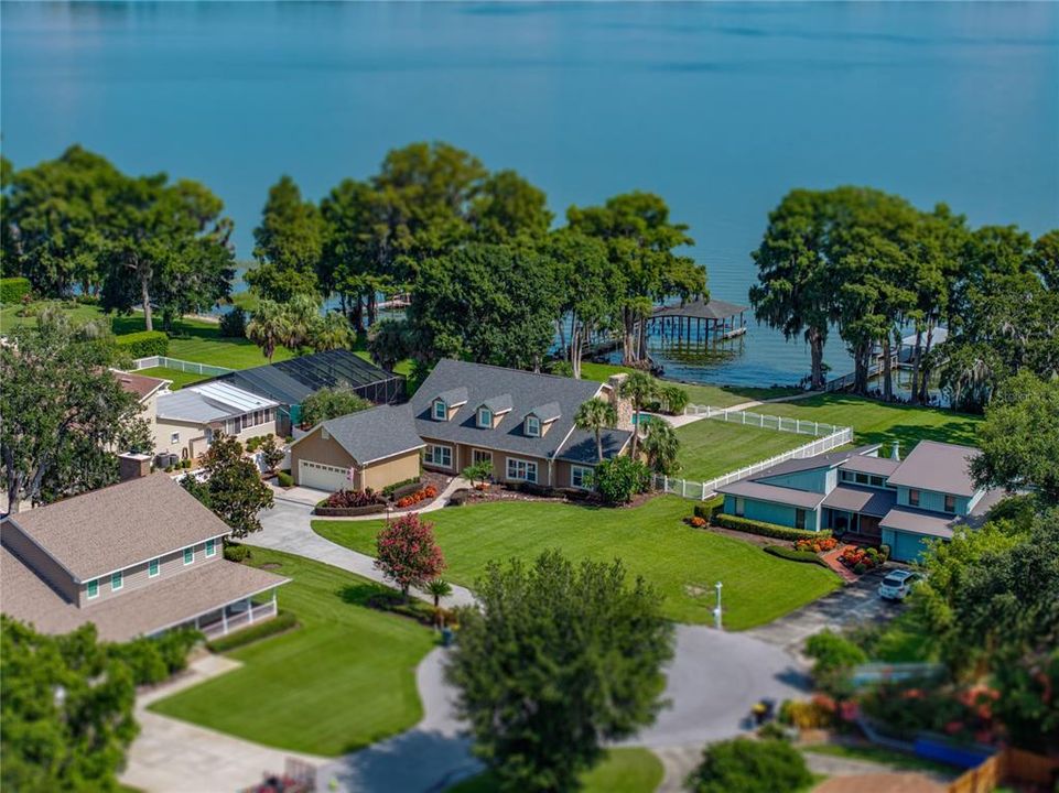 En Venta: $1,199,000 (3 camas, 3 baños, 2713 Pies cuadrados)