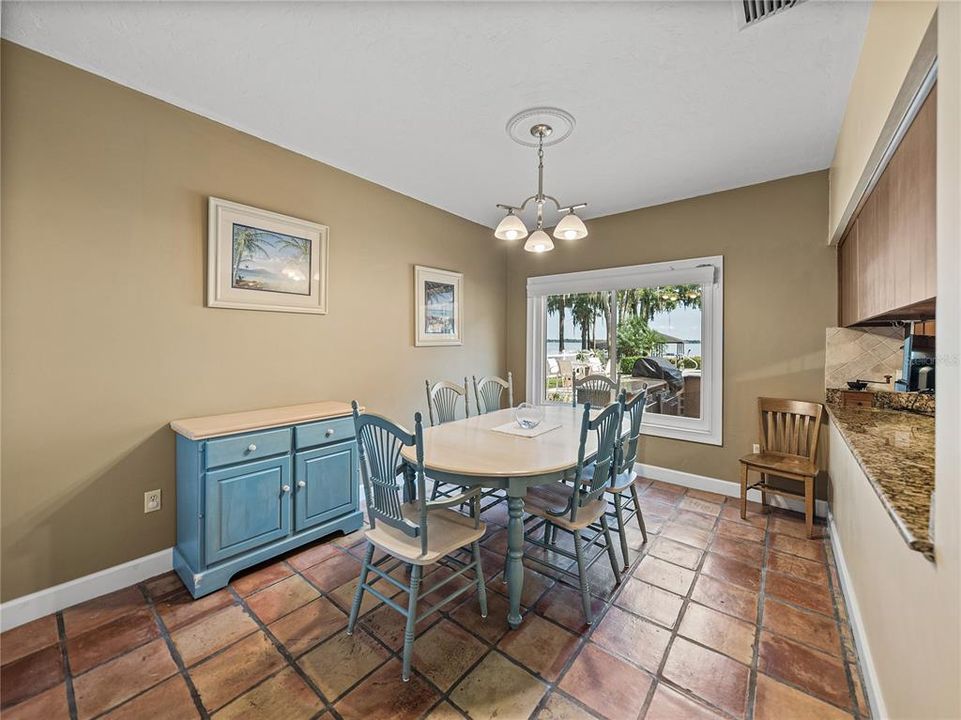 En Venta: $1,199,000 (3 camas, 3 baños, 2713 Pies cuadrados)