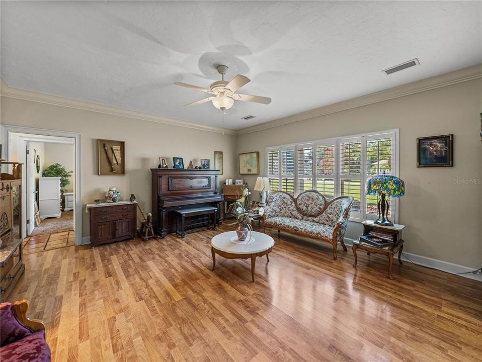 En Venta: $1,199,000 (3 camas, 3 baños, 2713 Pies cuadrados)