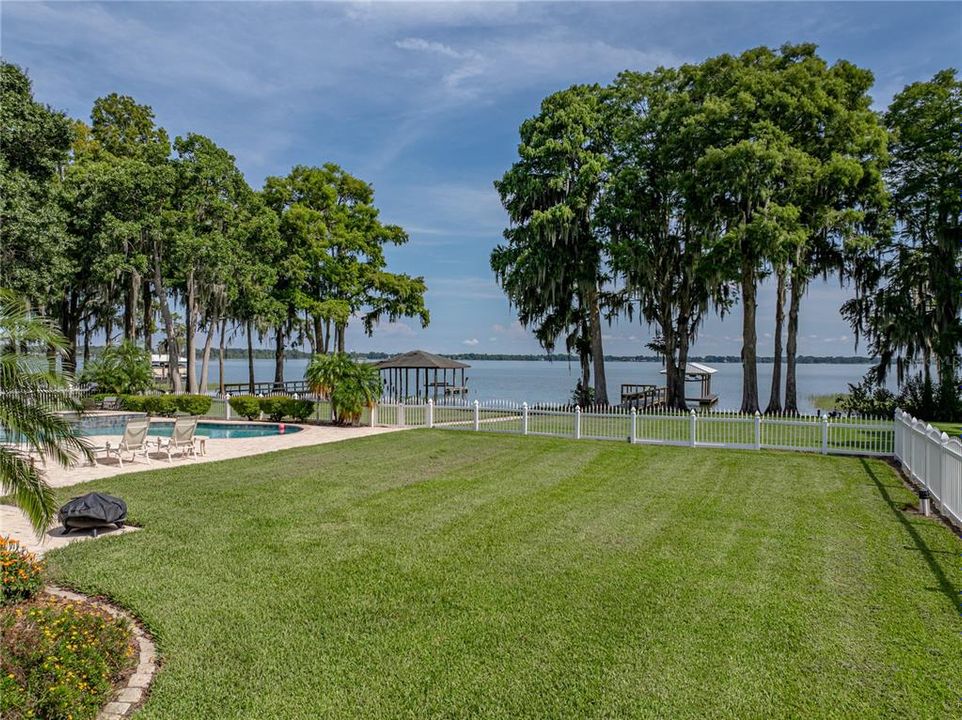 En Venta: $1,199,000 (3 camas, 3 baños, 2713 Pies cuadrados)