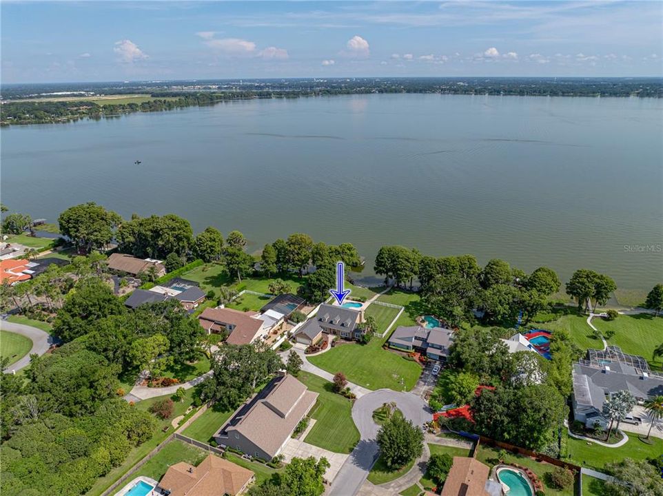 En Venta: $1,199,000 (3 camas, 3 baños, 2713 Pies cuadrados)