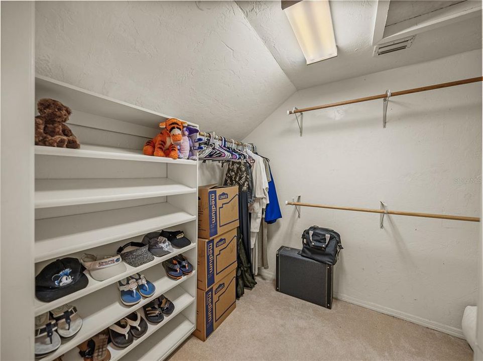 En Venta: $1,199,000 (3 camas, 3 baños, 2713 Pies cuadrados)