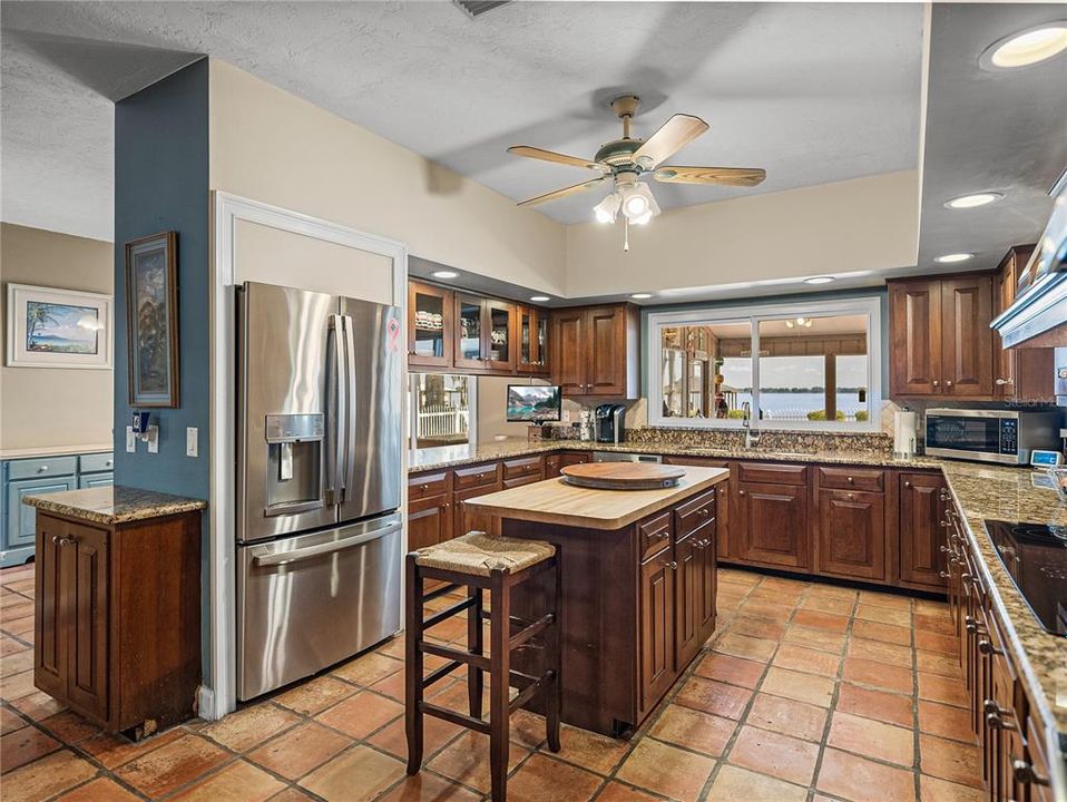 En Venta: $1,199,000 (3 camas, 3 baños, 2713 Pies cuadrados)