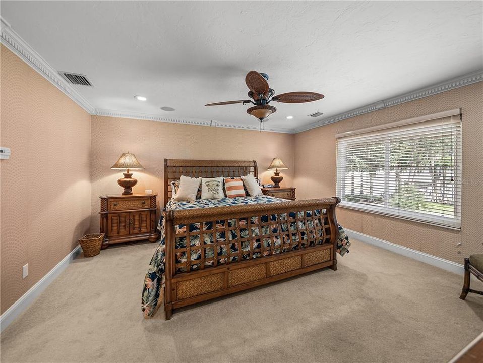 En Venta: $1,199,000 (3 camas, 3 baños, 2713 Pies cuadrados)