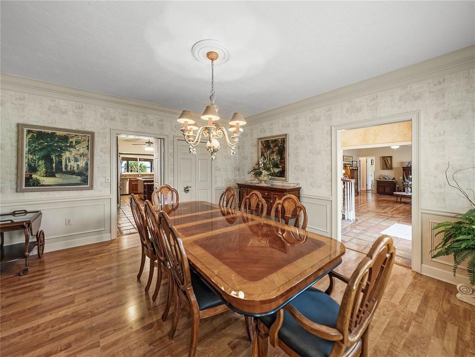 En Venta: $1,199,000 (3 camas, 3 baños, 2713 Pies cuadrados)