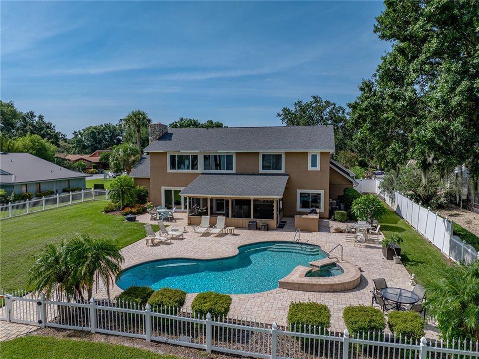 En Venta: $1,199,000 (3 camas, 3 baños, 2713 Pies cuadrados)